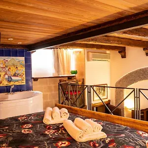 suite-piazza-del-gesu-naples.hotels-amalfi.com/